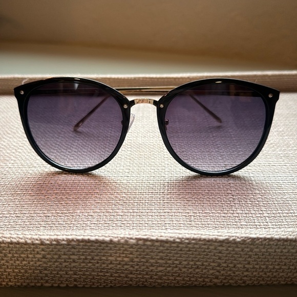 POLARIZED TRENDY SUNGLASSES (OS) - Picture 1 of 6